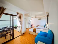 Deluxe Sea View thumbnail 1