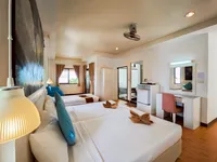 Deluxe Sea View thumbnail 2